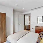 Luxury 2 Bed With Balcony In Westmark Tower