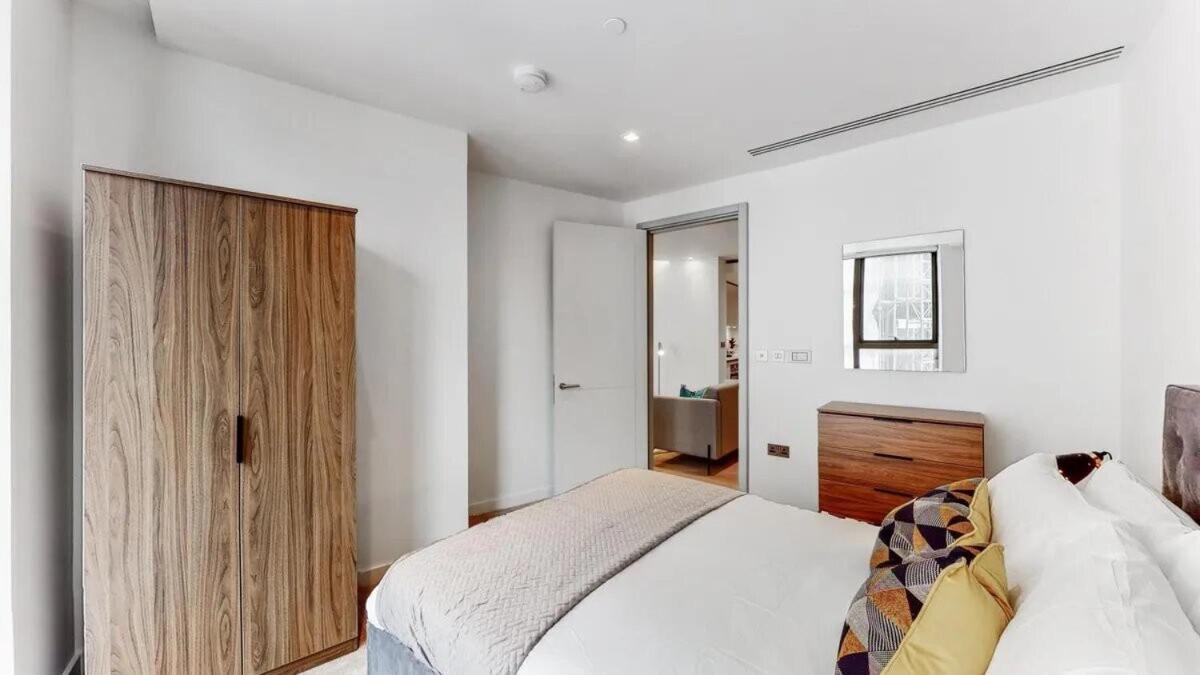 Luxury 2 Bed With Balcony In Westmark Tower * Londra
