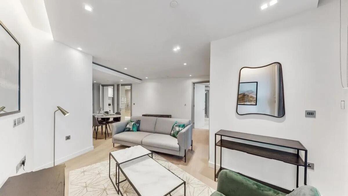 Luxury 2 Bed With Balcony In Westmark Tower Appartamento
